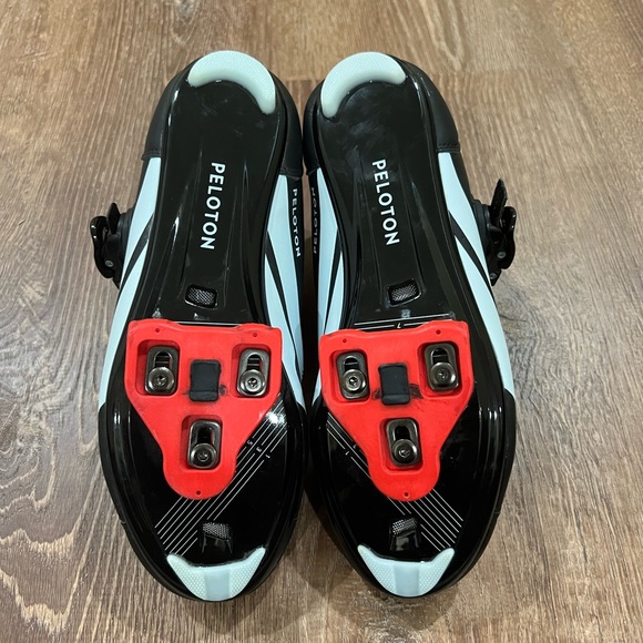 Peloton Cycling Shoes EU size 40 Women’s size 9; Mens size 7 - Box Included - Picture 7 of 9
